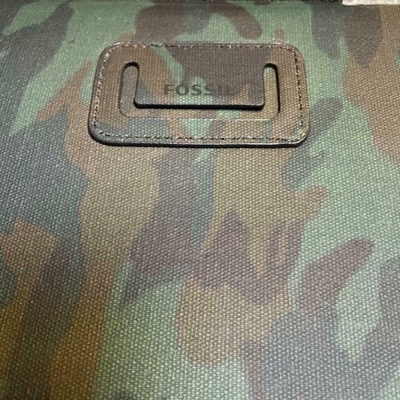 Fossil Authentic Long Bunker TABLET Camo Cover GREEN SML1087346 - Picture 4 of 8